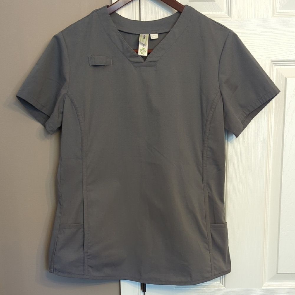 Urbane Sport Gray Women's Scrub Top Sz Medium
